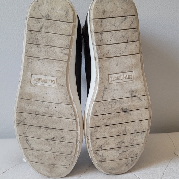 CUSHIONAIRE Women's Hero Hidden Wedge Sneaker Size 8 1/2M - Picture 6 of 15